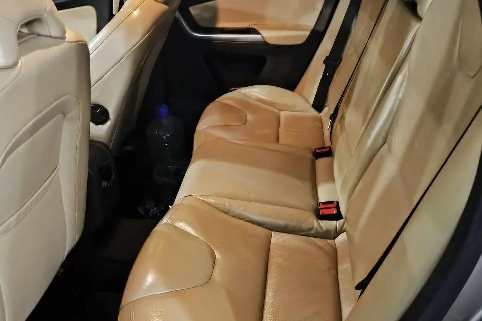 ولوو،  XC60
