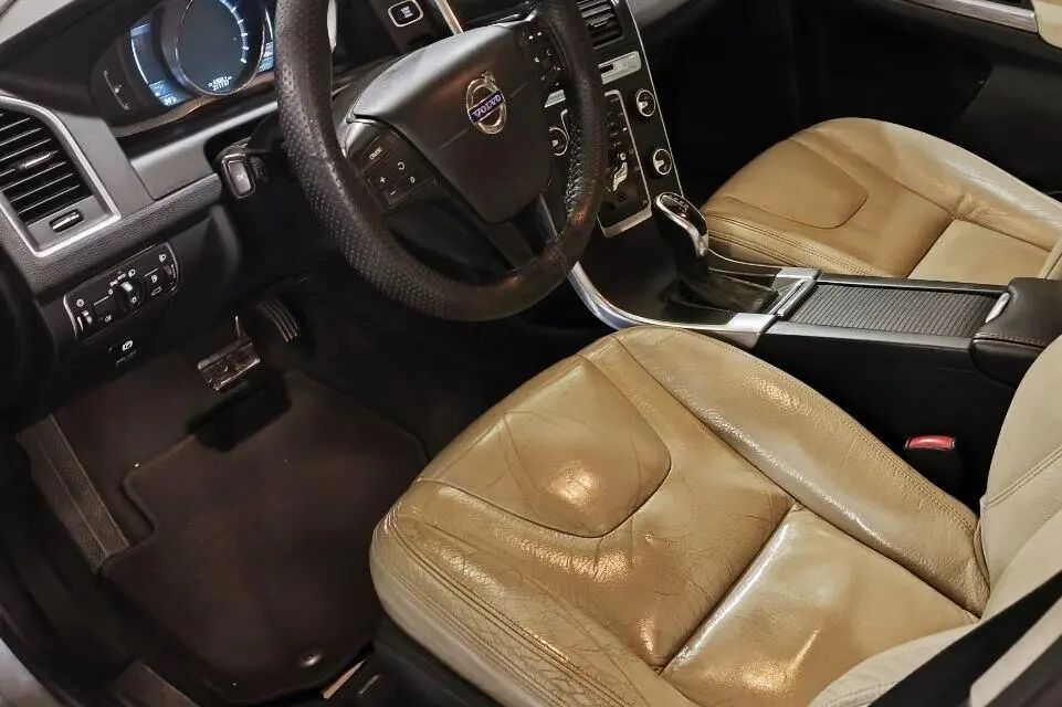 ولوو،  XC60