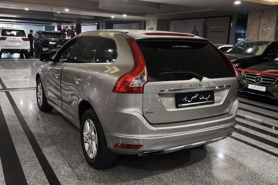 ولوو،  XC60