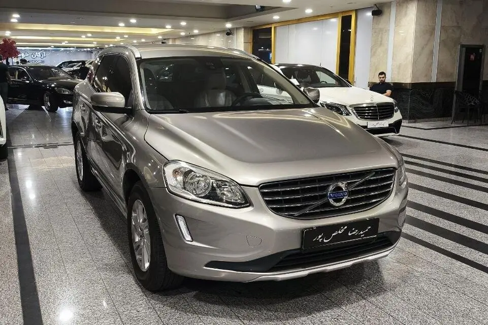 ولوو،  XC60