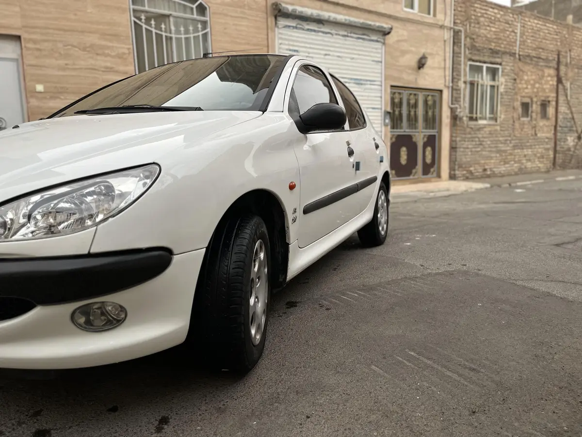 پژو،  206