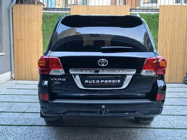 تویوتا، لندکروز چهار در