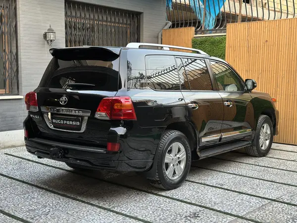 تویوتا، لندکروز چهار در