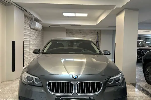 ب ام و، سری 5 سدان