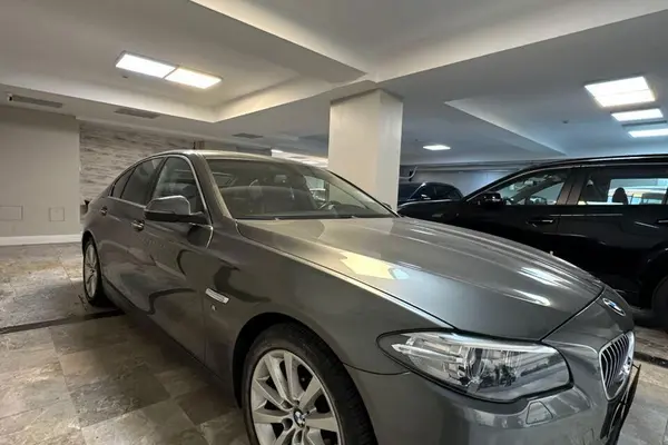 ب ام و، سری 5 سدان