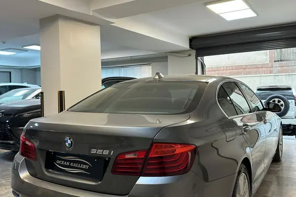 ب ام و، سری 5 سدان