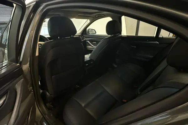 ب ام و، سری 5 سدان