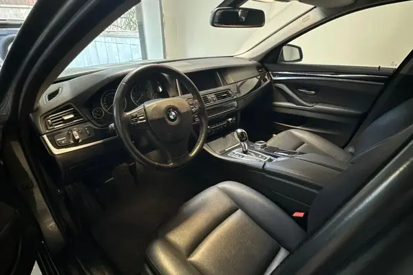 ب ام و، سری 5 سدان