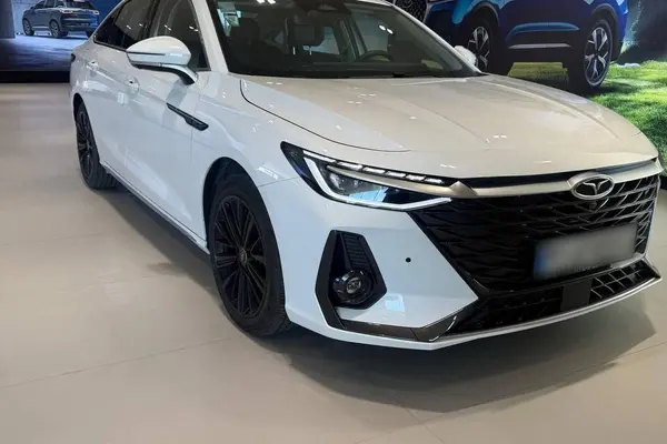 فونیکس، آریزو 8 (Z8)