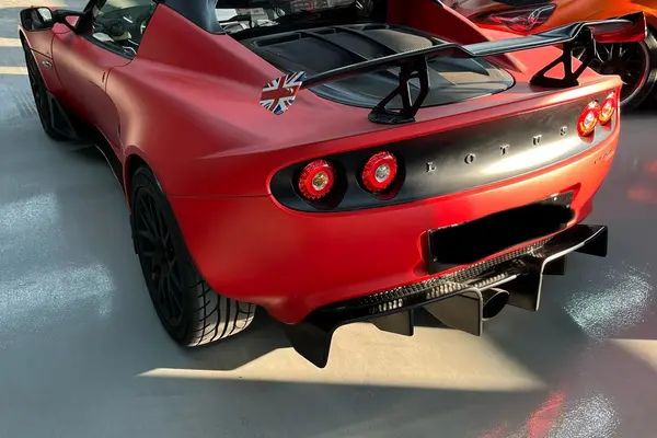 لوتوس، الیزه