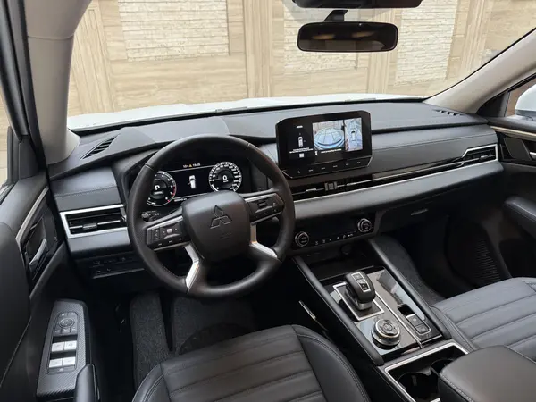 میتسوبیشی، اوتلندر