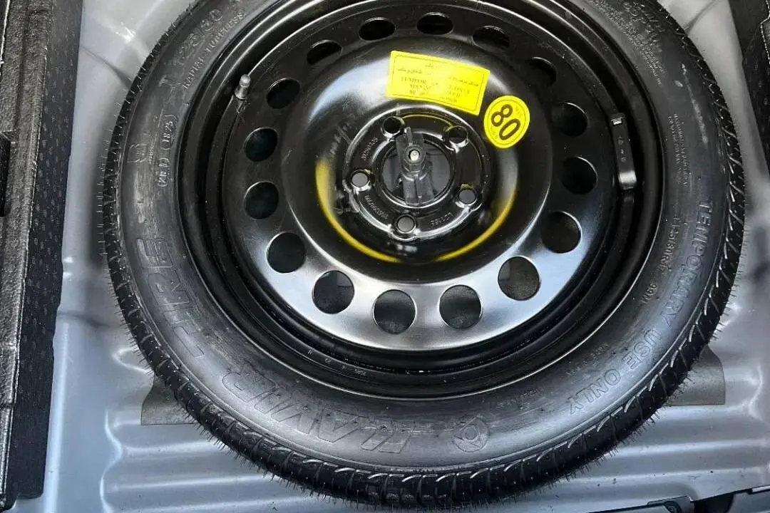 کی ام سی،  J7