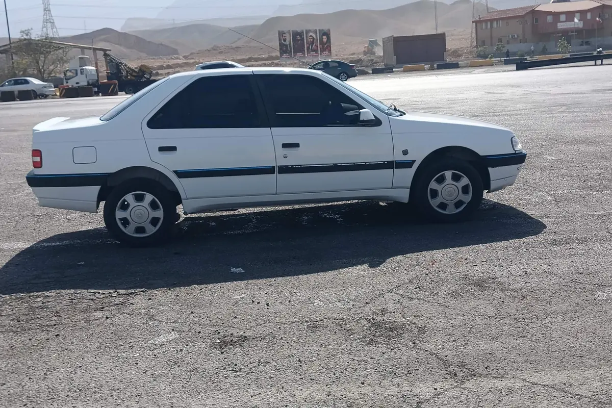 پژو،  405