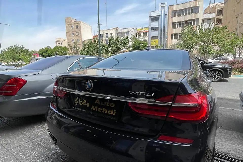 ب ام و  سری 7