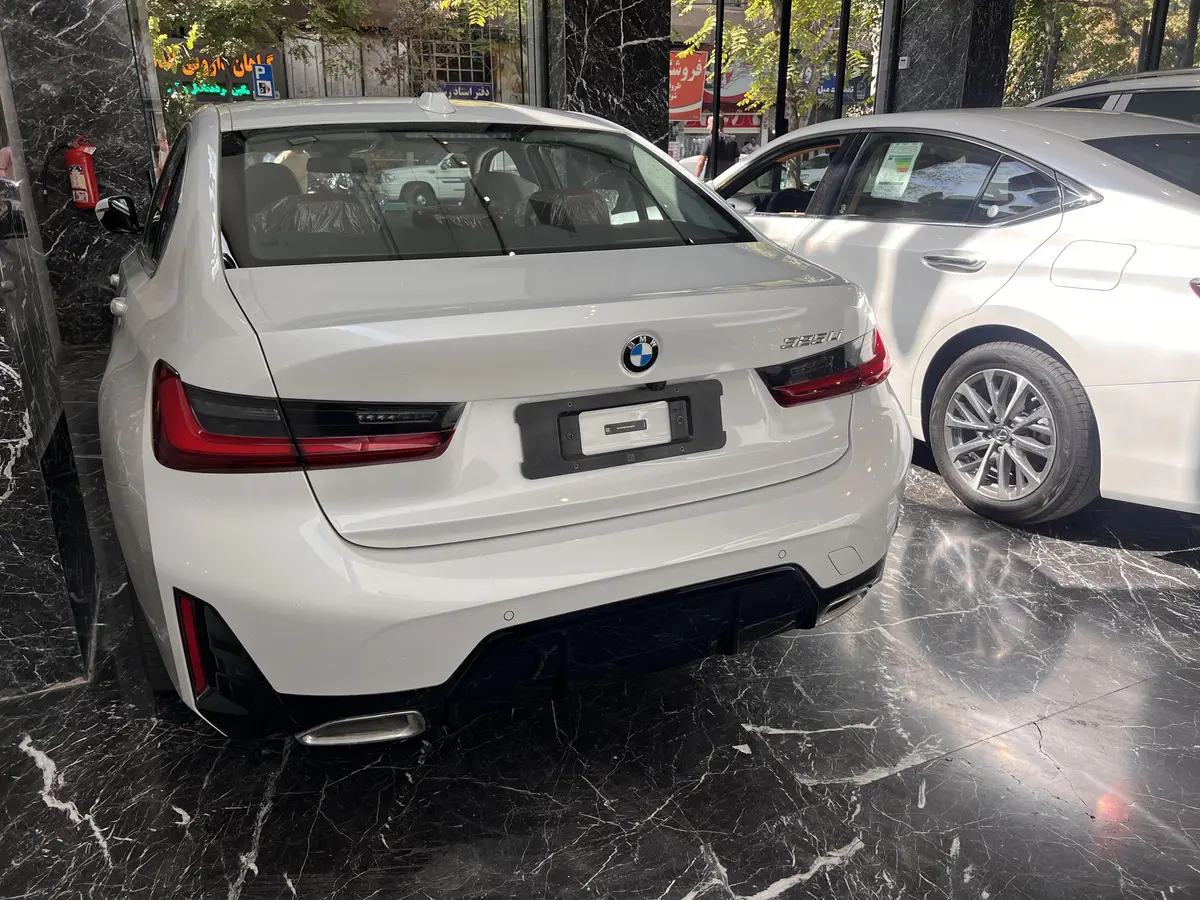 ب ام و،  سری 3 سدان