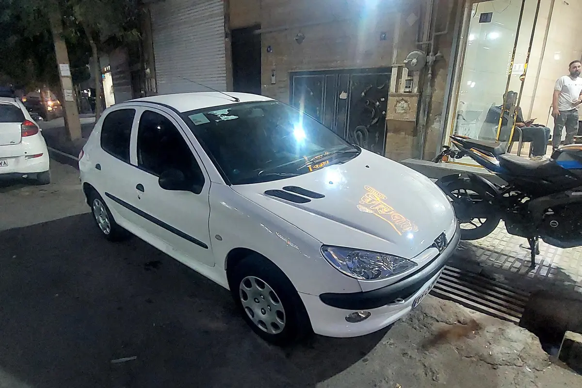 پژو،  206