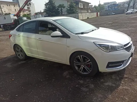 ام وی ام، آریزو 5ev