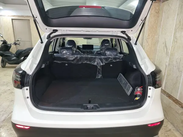 نیسان، قشقایی