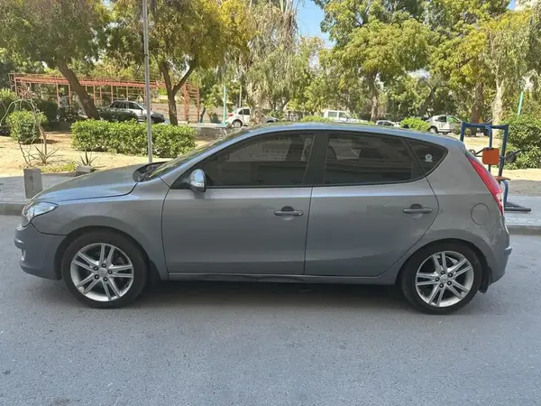 هیوندای  i30