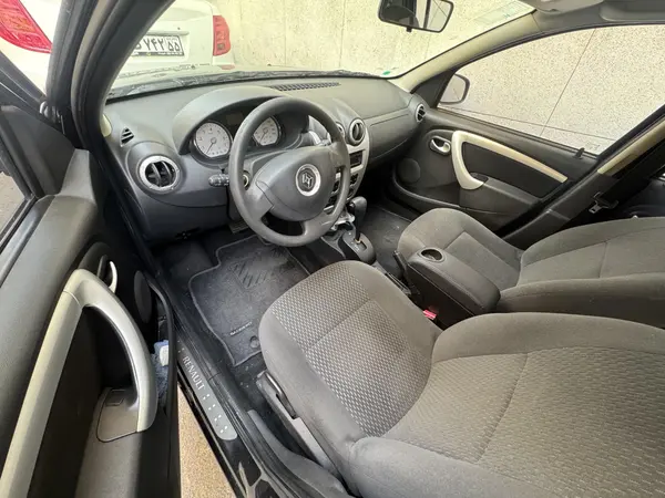 رنو، ساندرو