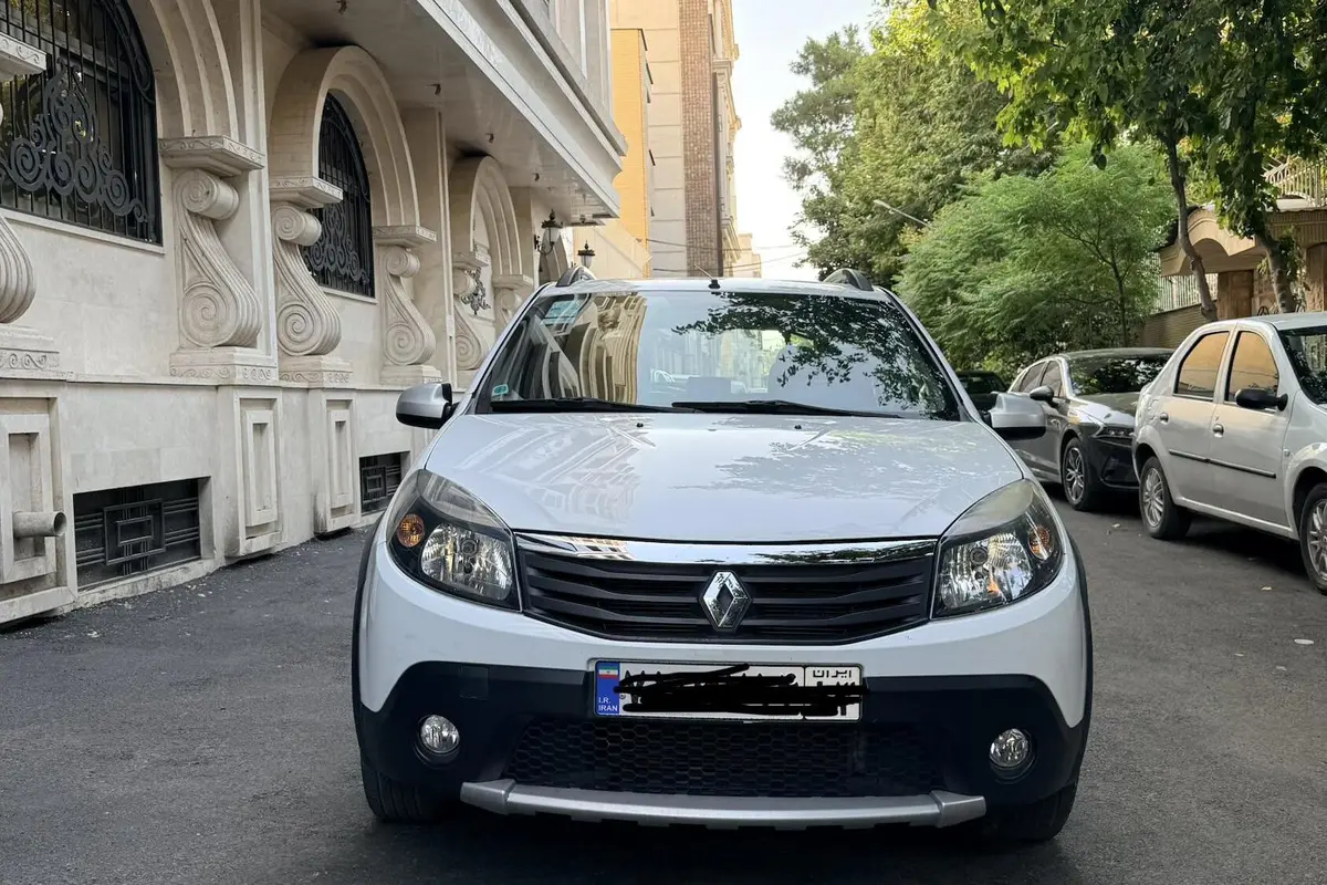 رنو،  ساندرو استپ وی