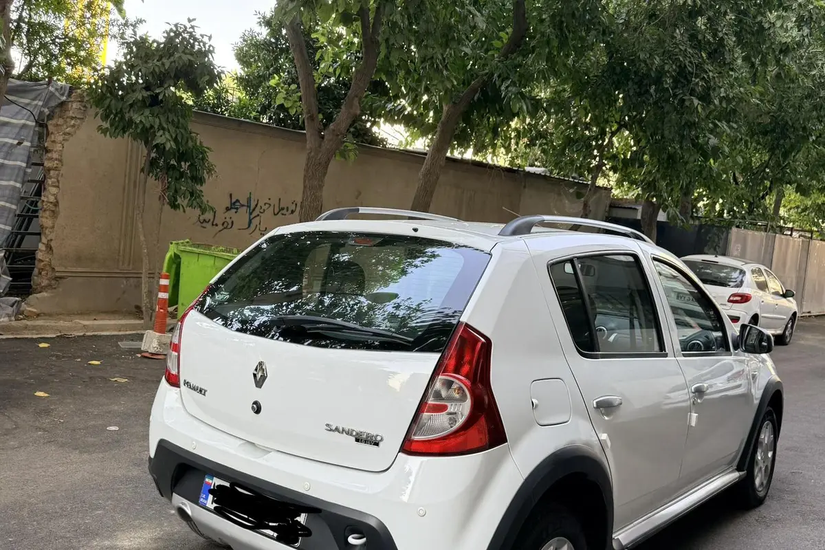 رنو،  ساندرو استپ وی
