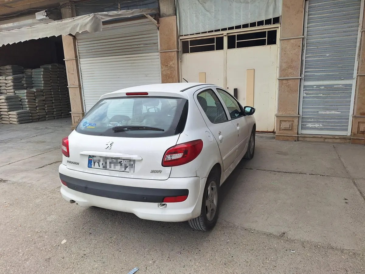 پژو،  207