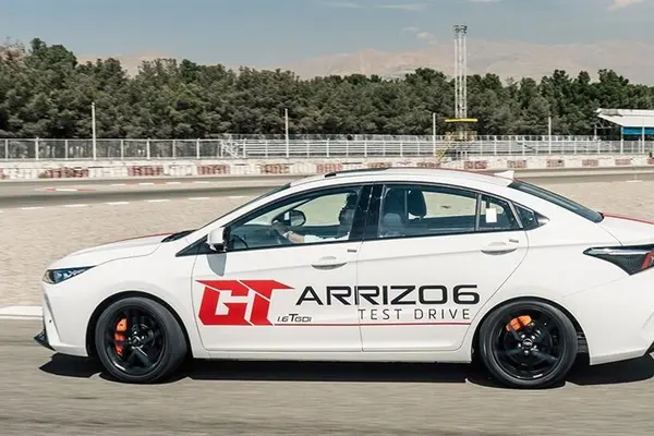 فونیکس، آریزو 6 جی تی (Z6 GT)