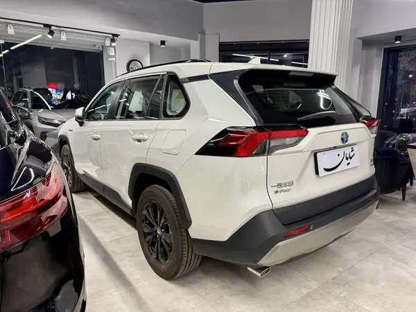 تویوتا، راوفور هیبرید