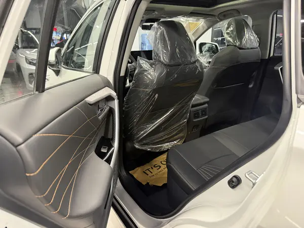 تویوتا، راوفور هیبرید