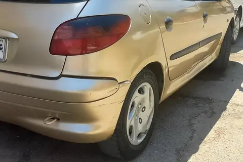 پژو، 206