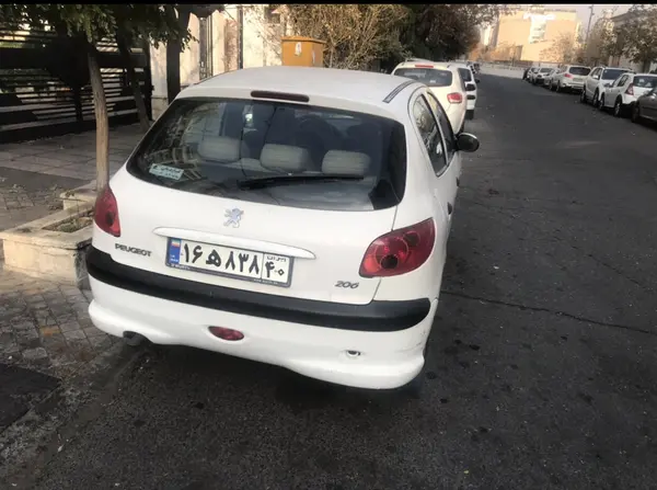 پژو، 206