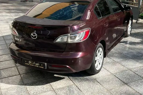 مزدا، 3 نیو صندوق دار