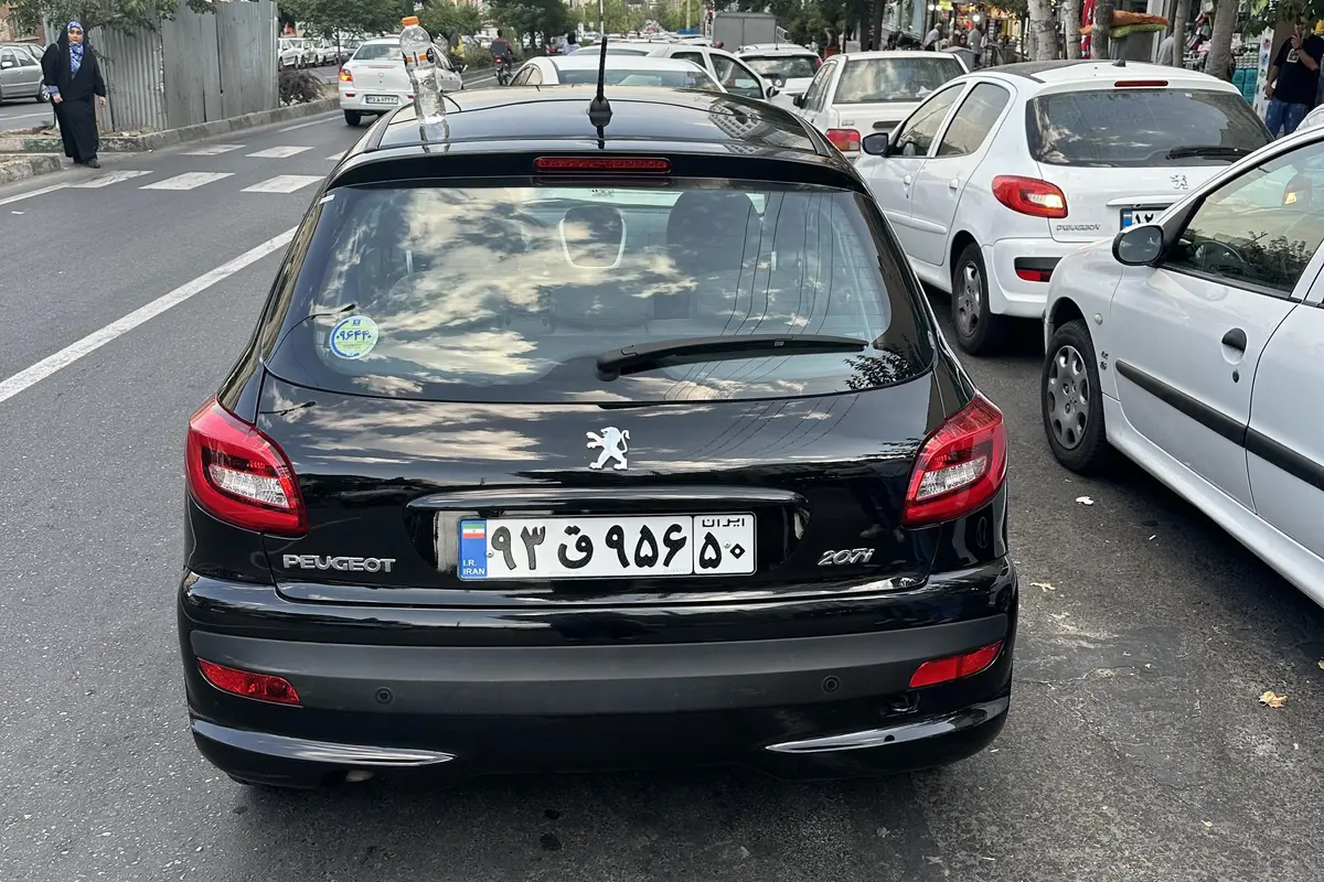 پژو،  207