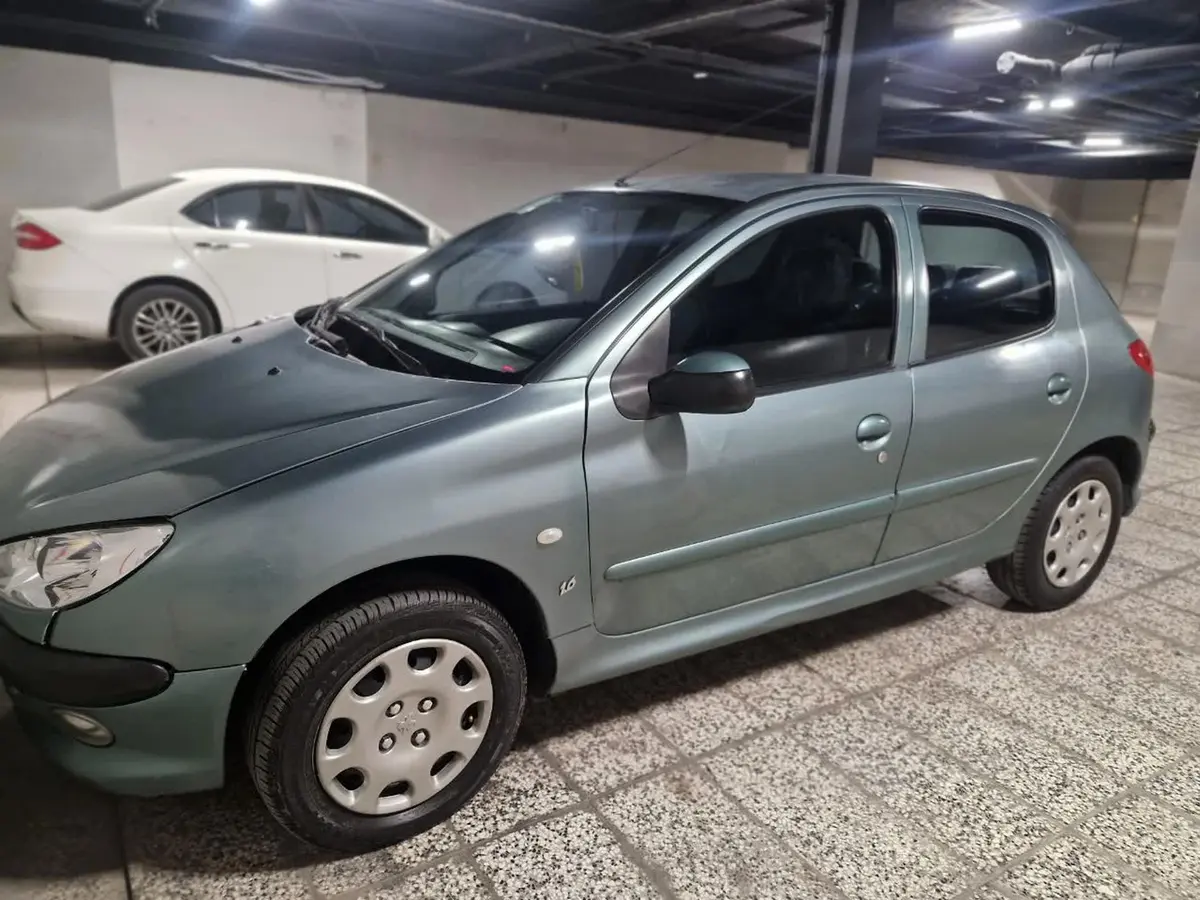 پژو،  206