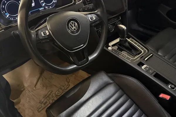 فولکس، پاسات