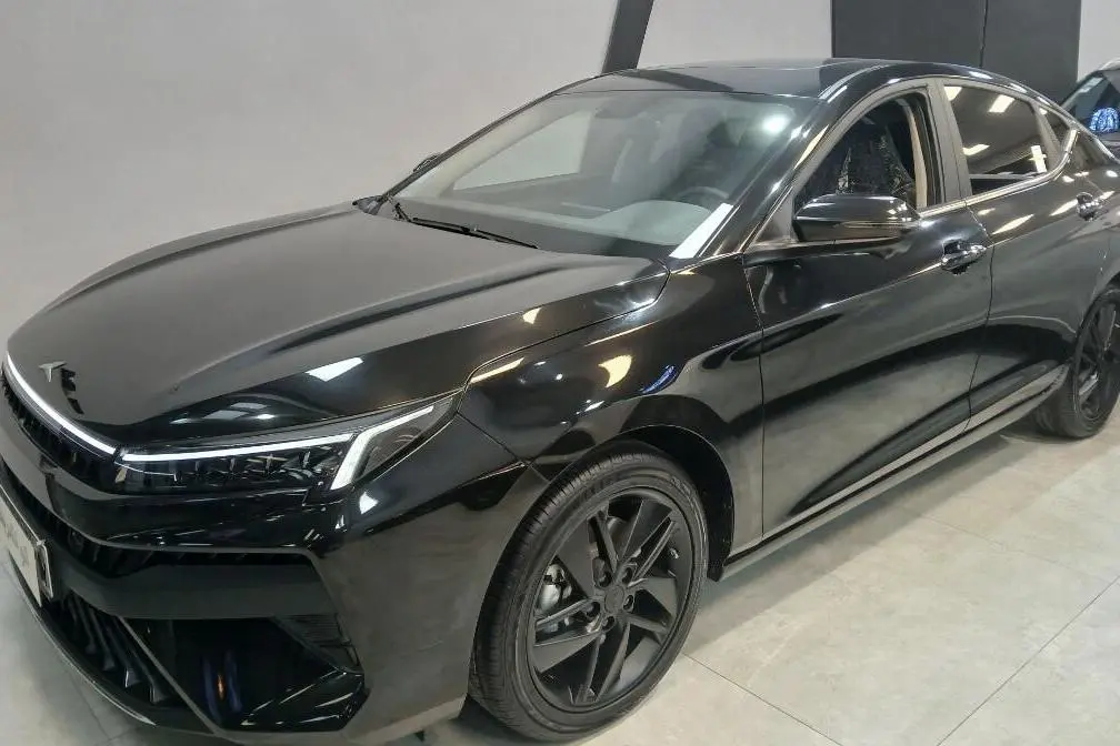 کی ام سی،  J7