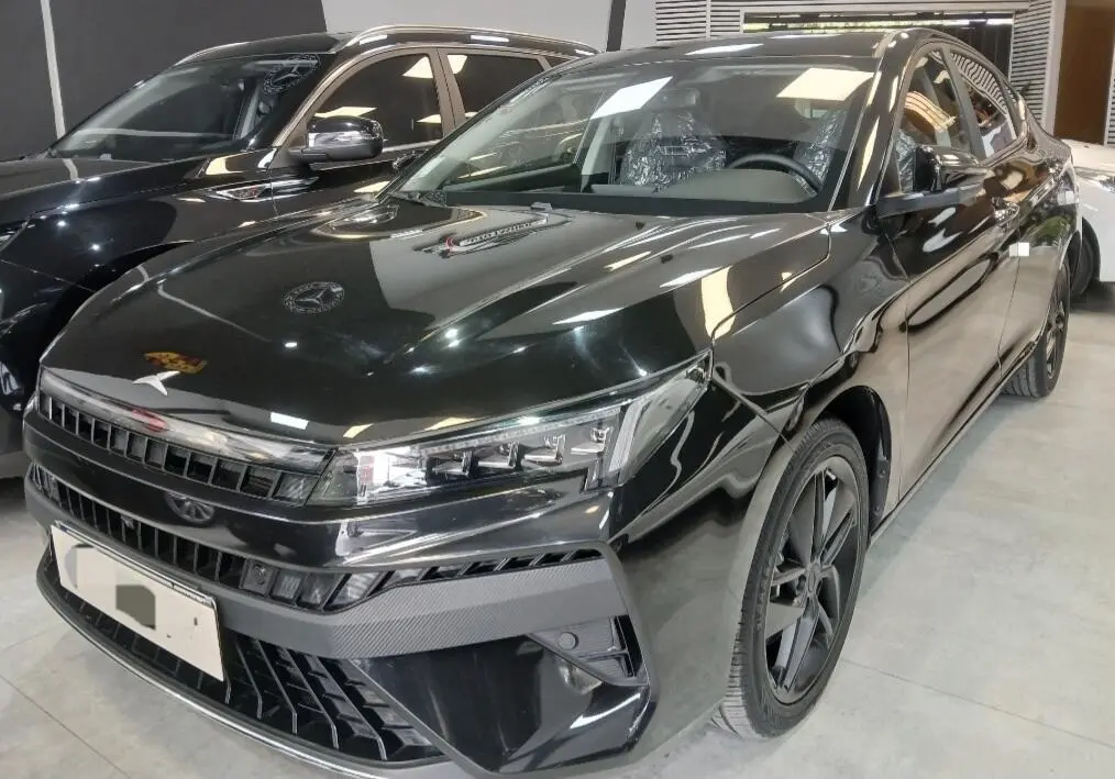 کی ام سی،  J7