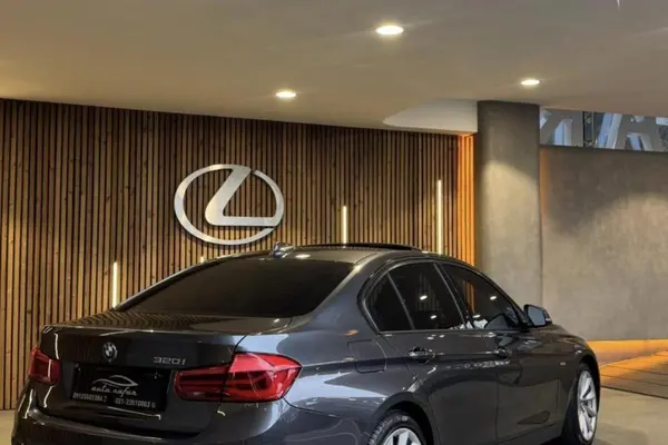 ب ام و، سری 3 سدان