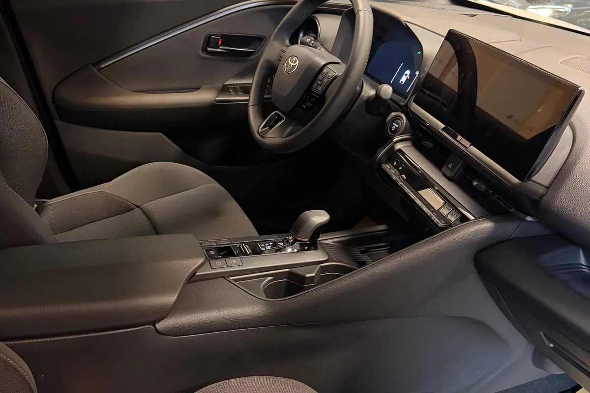 تویوتا،  C-HR هیبرید