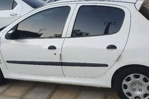 پژو، 206