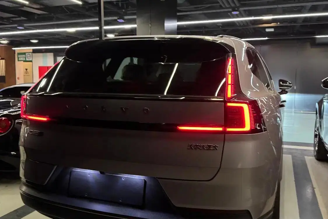 ولوو،  XC70