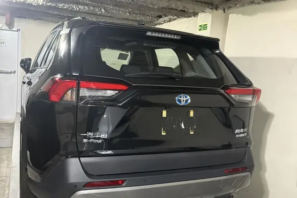 تویوتا، راوفور هیبرید