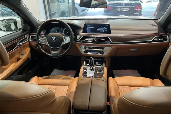 ب ام و، سری 7