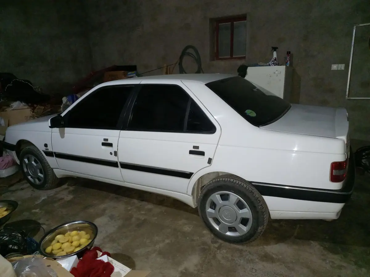 پژو،  405