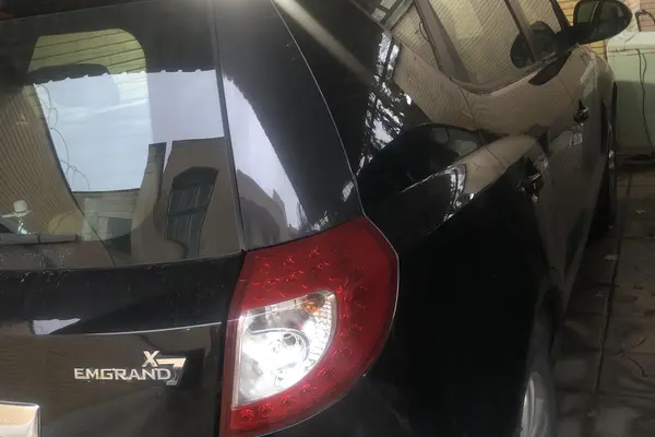 جیلی، امگرند X7