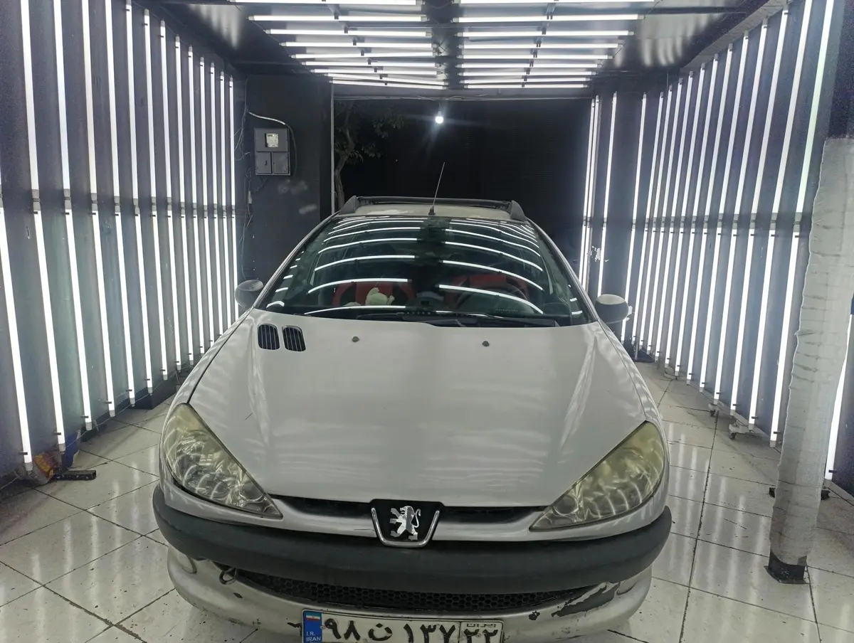 پژو،  206