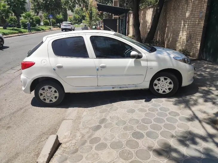 پژو،  207