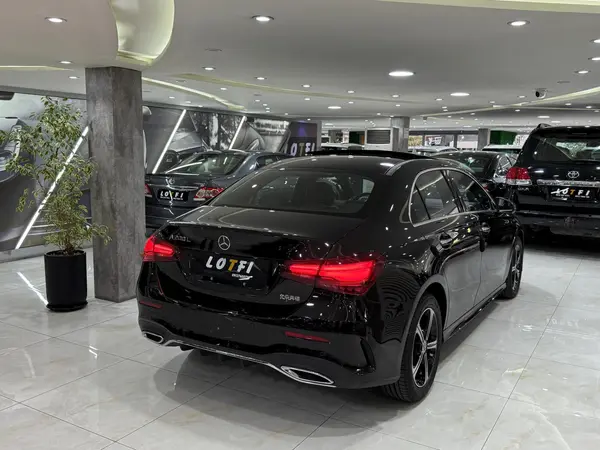 بنز، کلاس A سدان