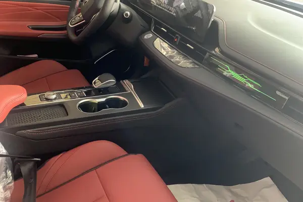 فونیکس، آریزو 6 جی تی (Z6 GT)